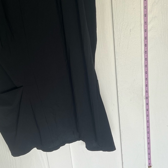 Designer Skirt. NWT. Size In label shown. USA size M size italian 42 USA 5 - Picture 2 of 13